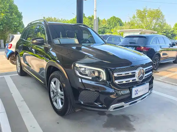 Mercedes-Benz GLB 2023