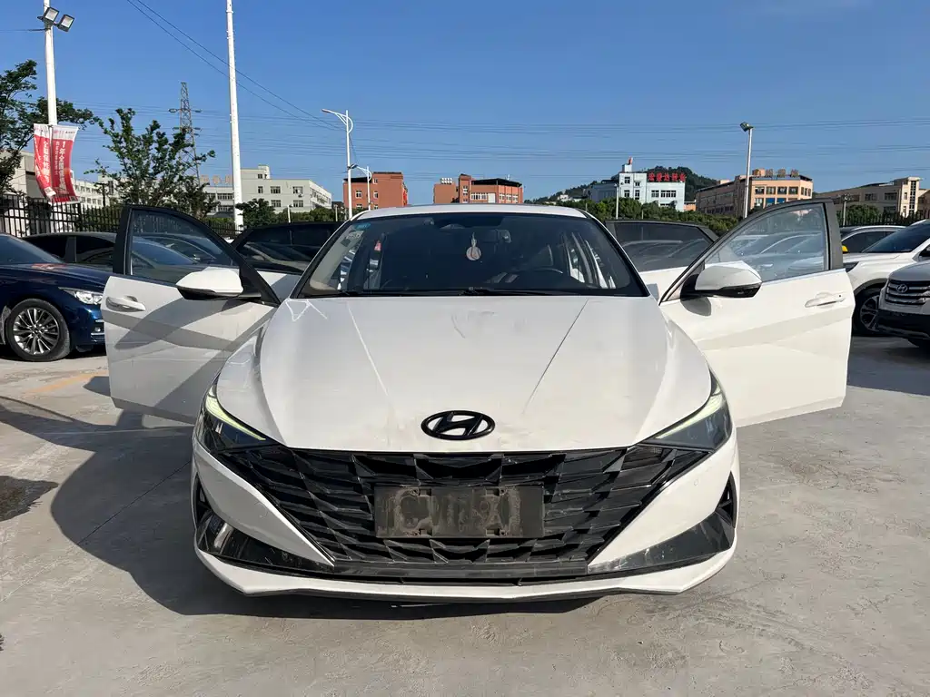 Hyundai Elantra 2021 — фото 13
