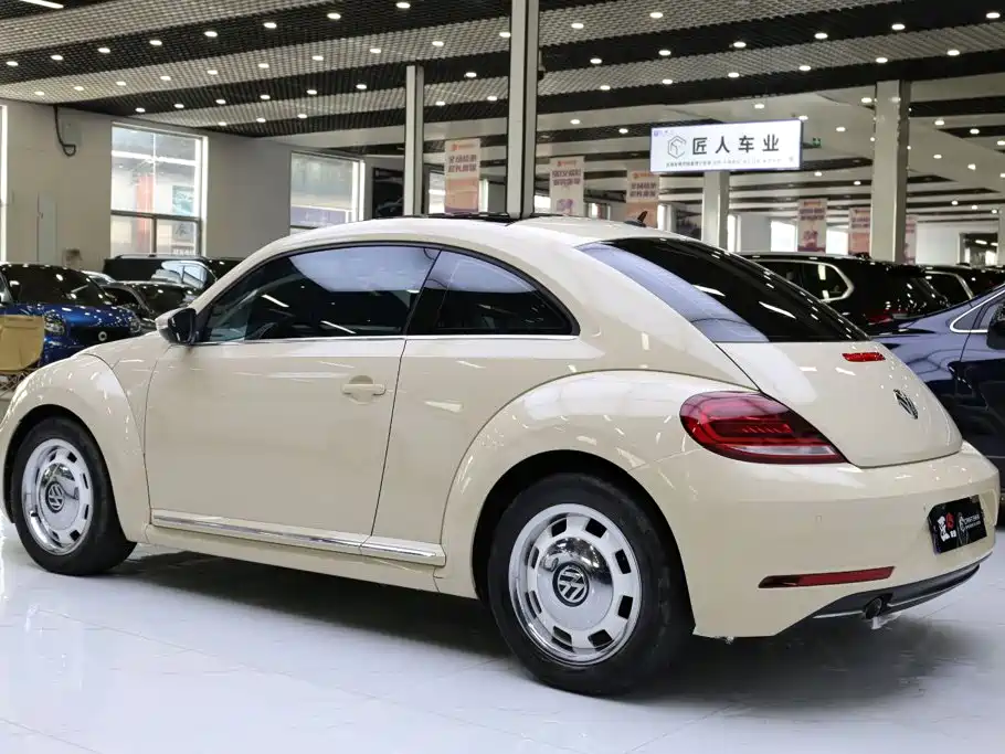 Volkswagen Beetle 2020 — фото 19