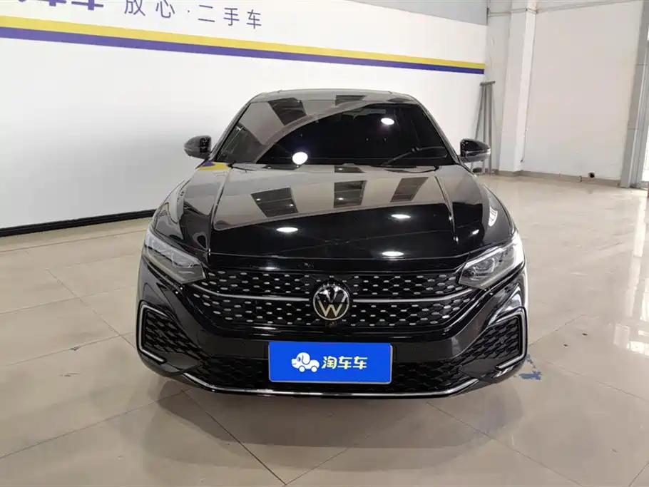 Volkswagen Passat 2023