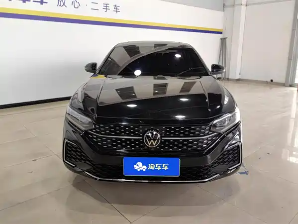 Volkswagen Passat 2023