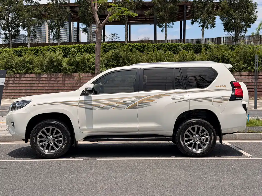 Toyota Prado 2019 — фото 3