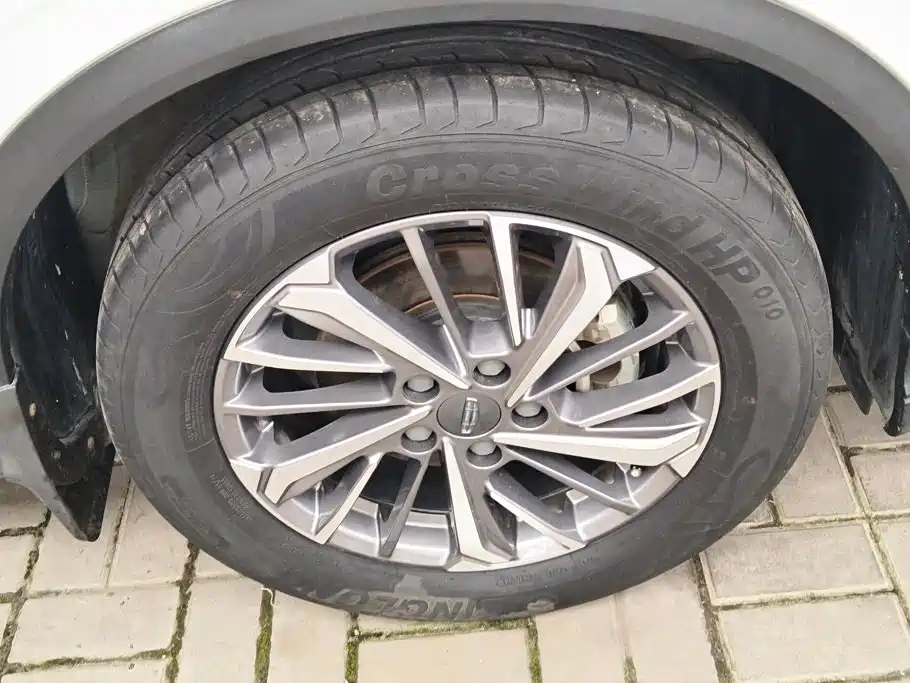 Geely Binyue 2022
