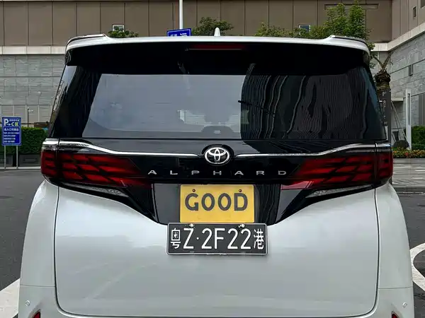 Toyota Alphard 2026
