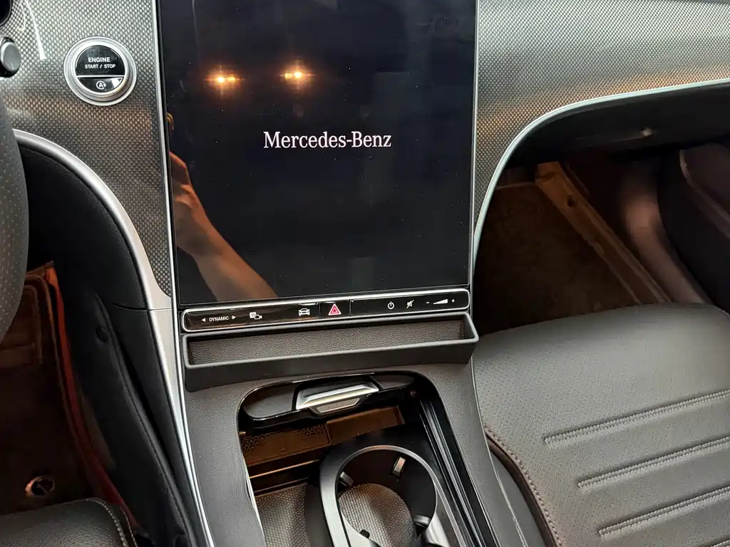 Mercedes-Benz C-Class 2025