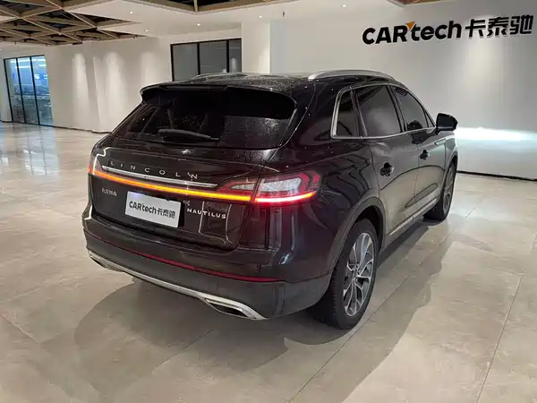 Lincoln Nautilus 2021