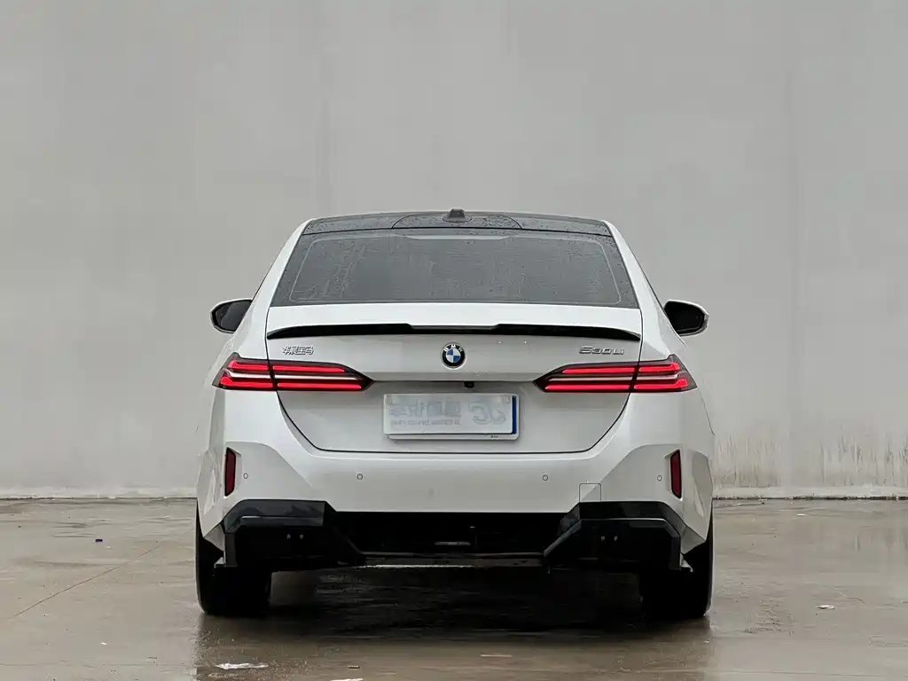 BMW 5 Series 2024 — фото 14