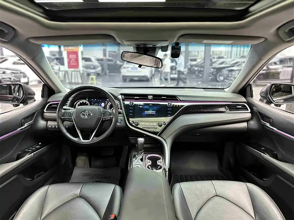 Toyota Camry 2020 — фото 9