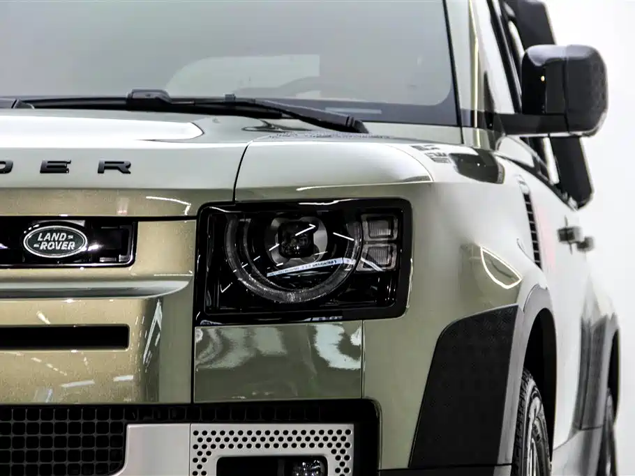 Land Rover Defender 2023 — фото 9