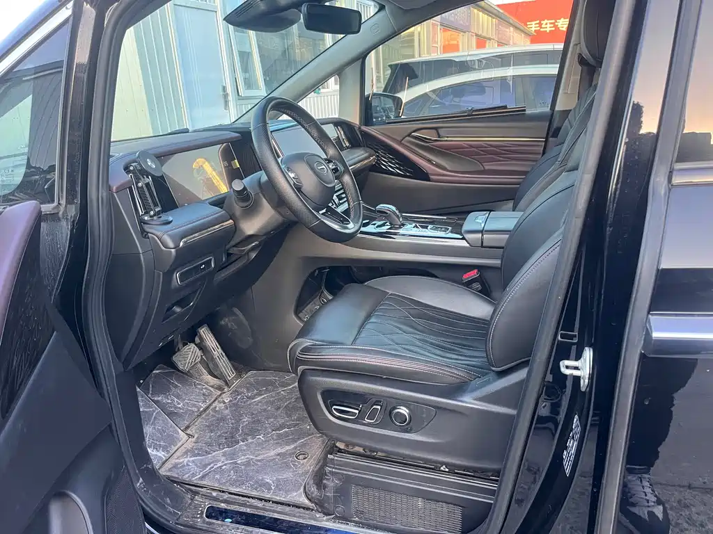 GAC Motor Trumpchi M8 2023 — фото 4