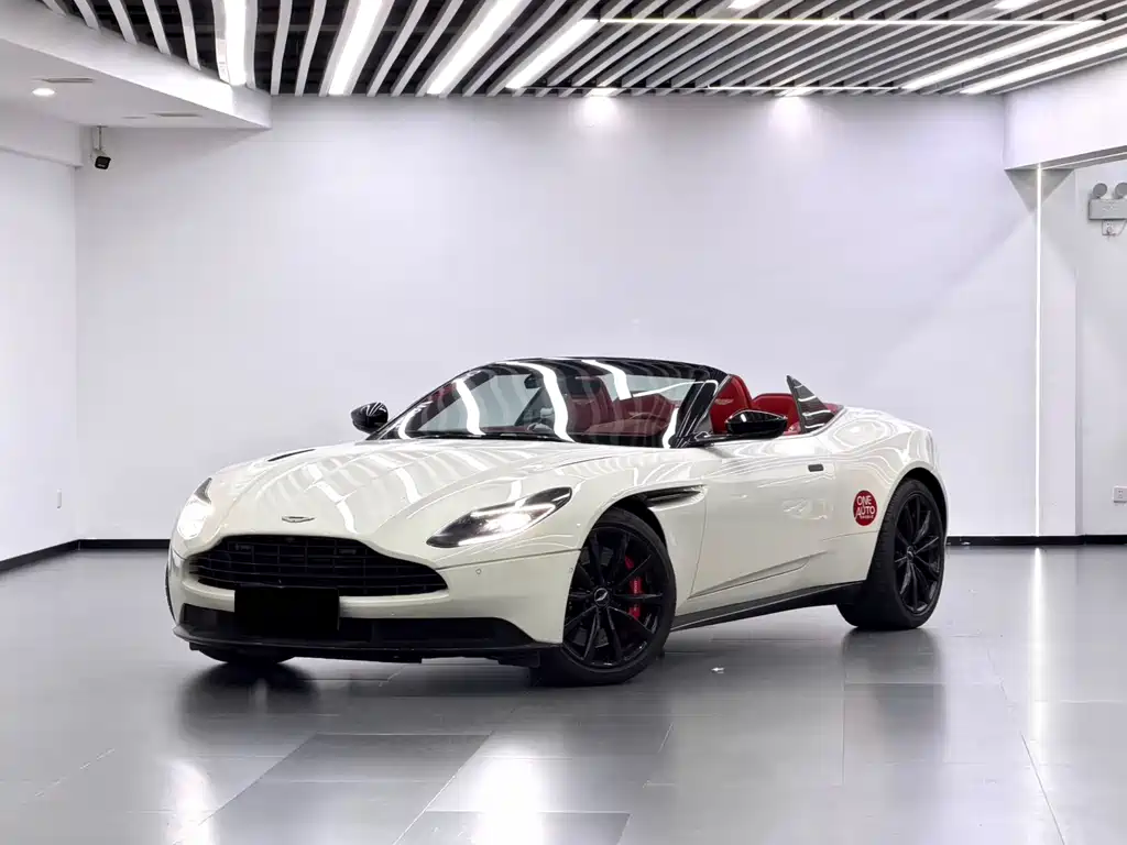 Aston Martin DB11 2019 — фото 1