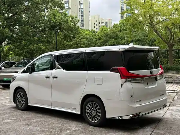 Lexus LM 2021