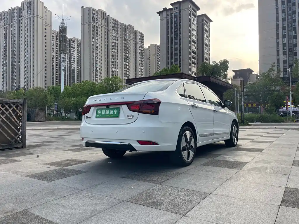 Dongfeng E70 2021 — фото 13