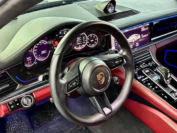 Porsche Panamera 2021