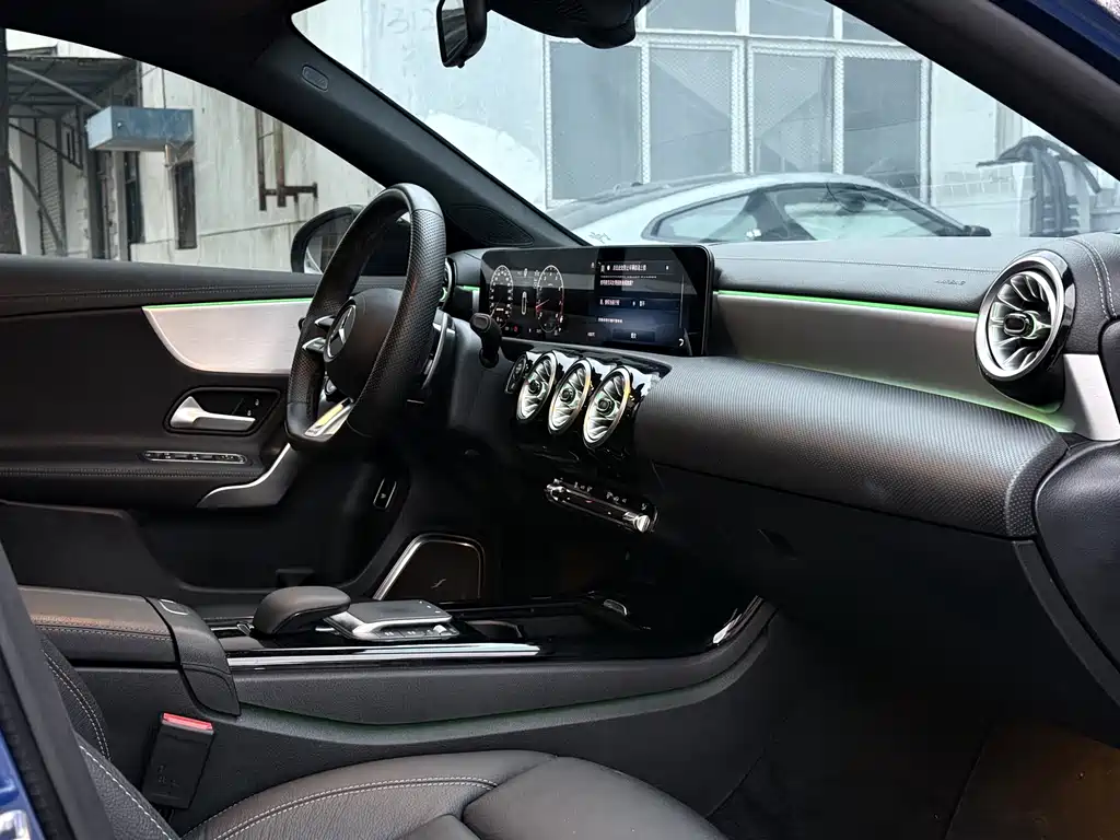 Mercedes-Benz A-Class AMG 2024 — фото 16