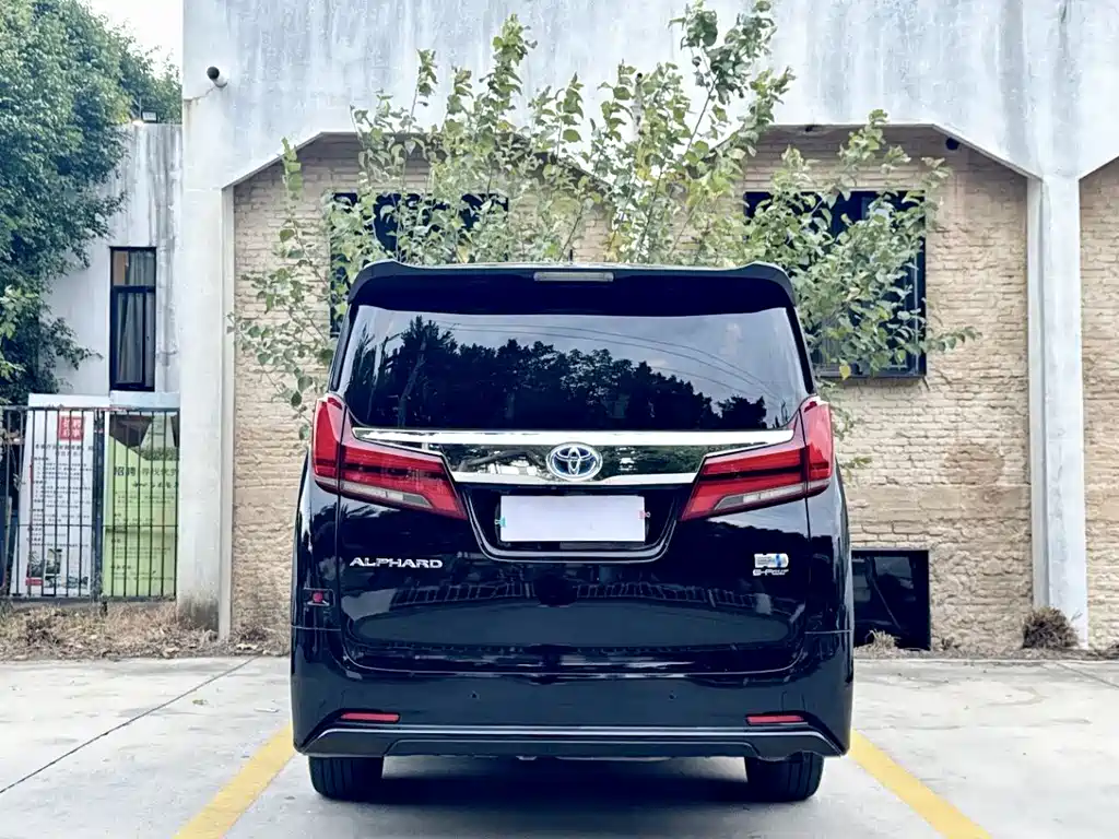Toyota Alphard 2021 — фото 8