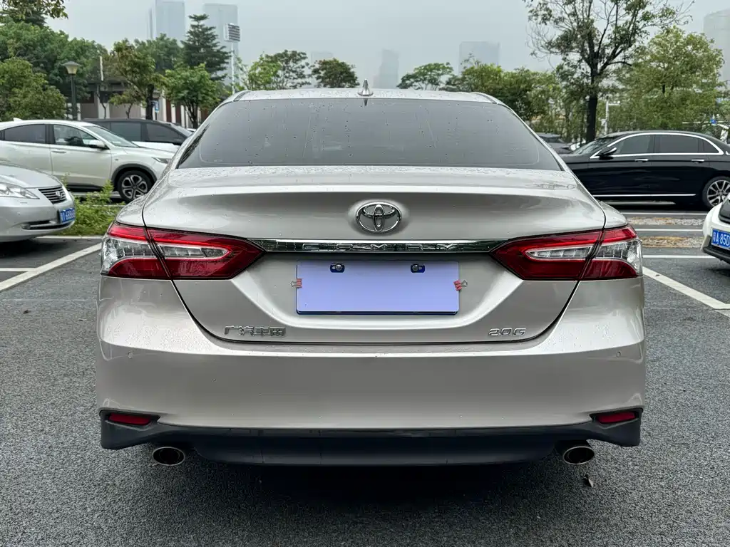 Toyota Camry 2023 — фото 19