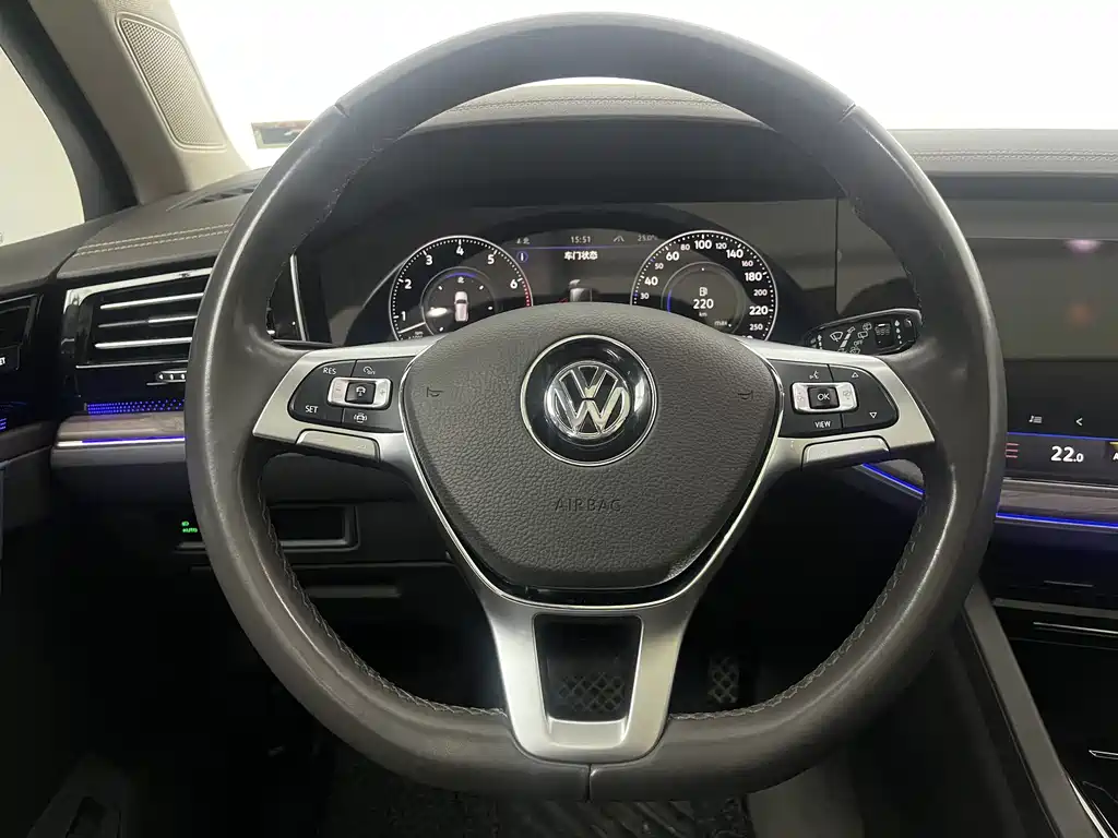 Volkswagen Touareg 2019 — фото 9
