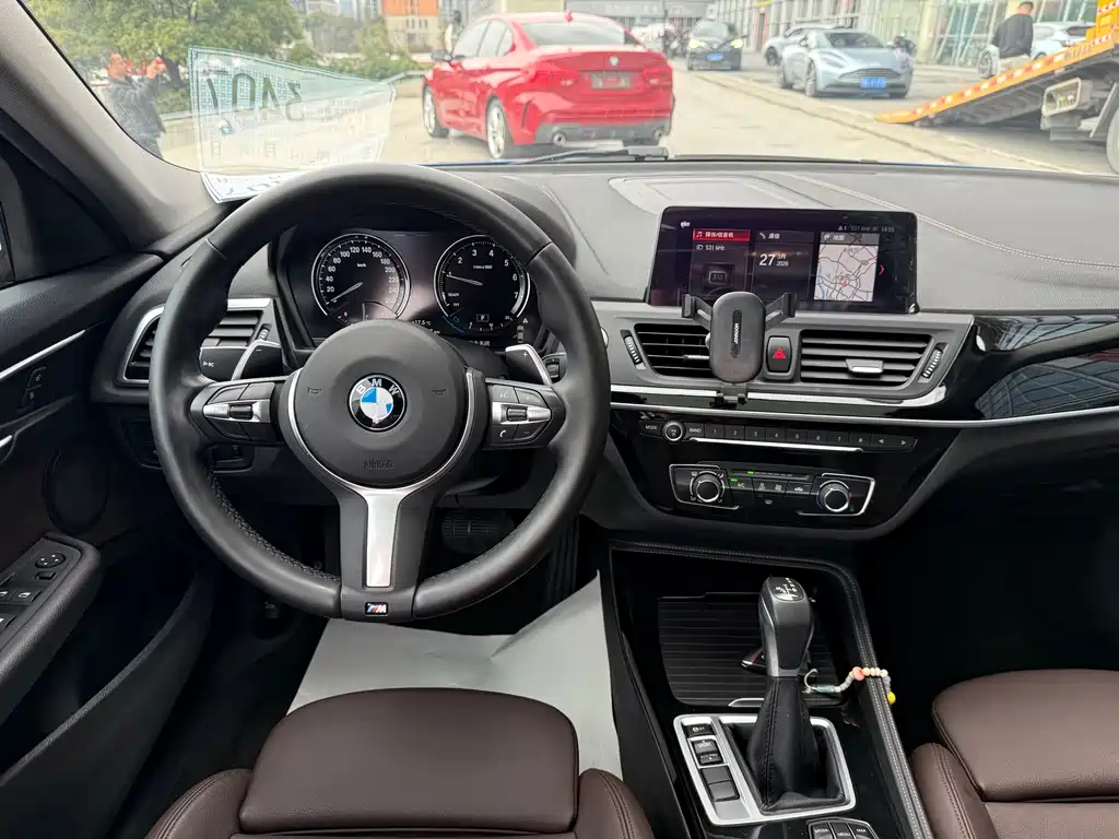BMW 1 Series 2019 — фото 15