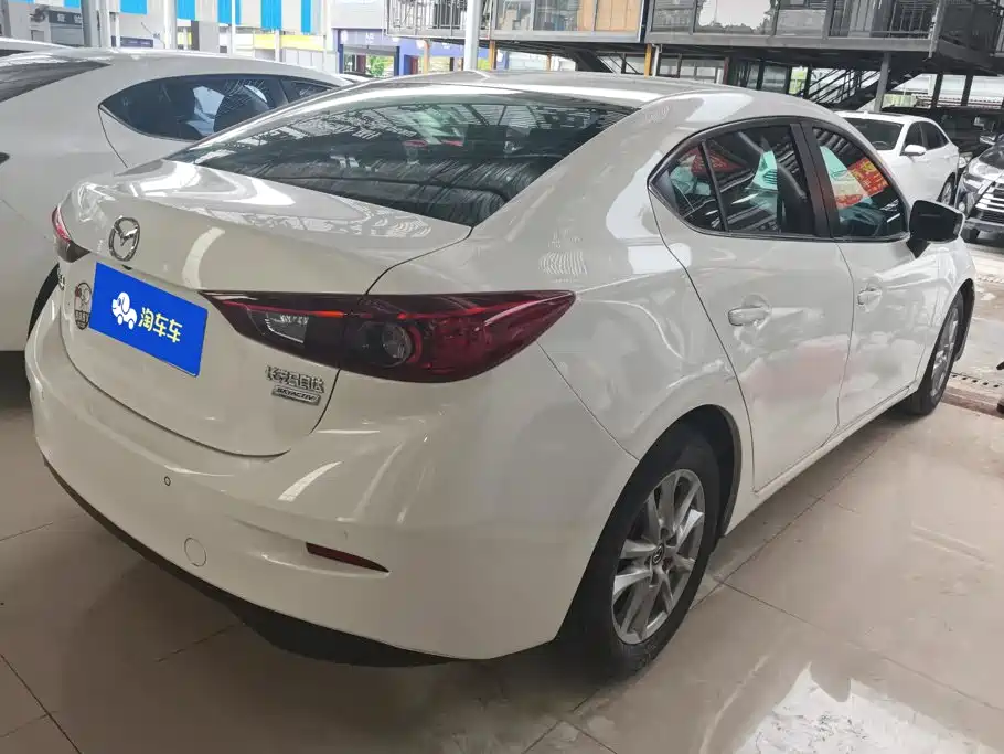 Mazda 3 Axela 2015