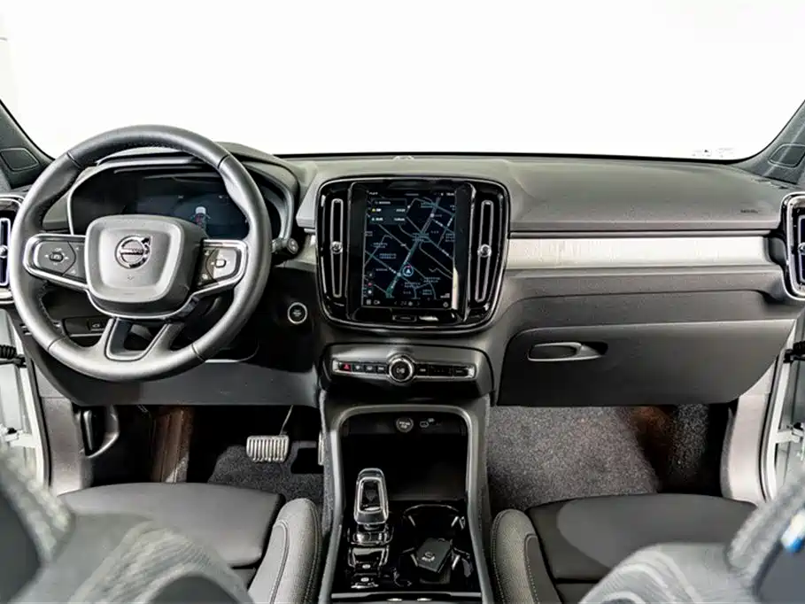 Volvo XC40 2025 — фото 12