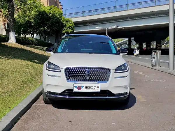 Lincoln Corsair 2021