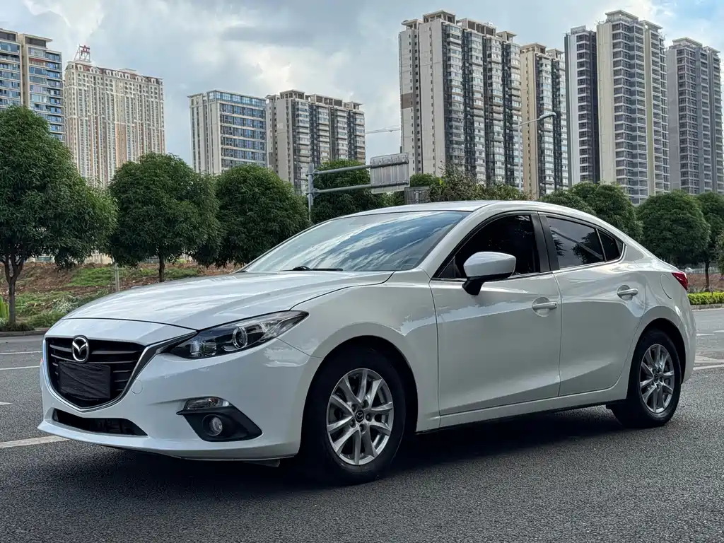 Mazda 3 Axela 2015