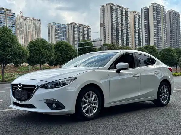 Mazda 3 Axela 2015