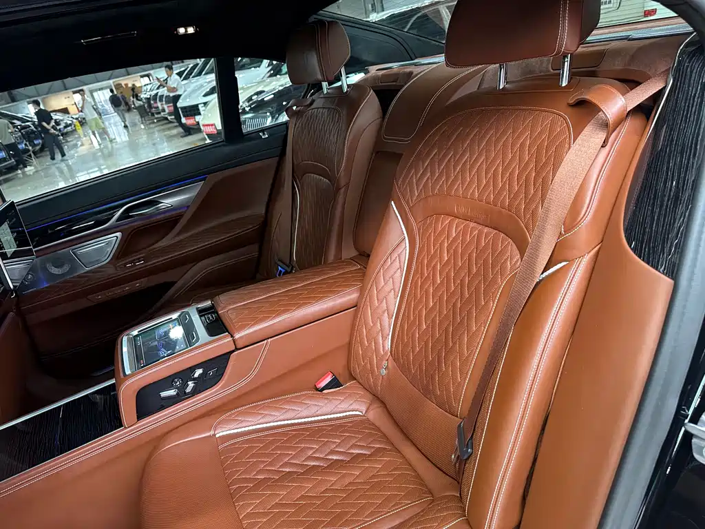 BMW 7 Series 2021 — фото 15