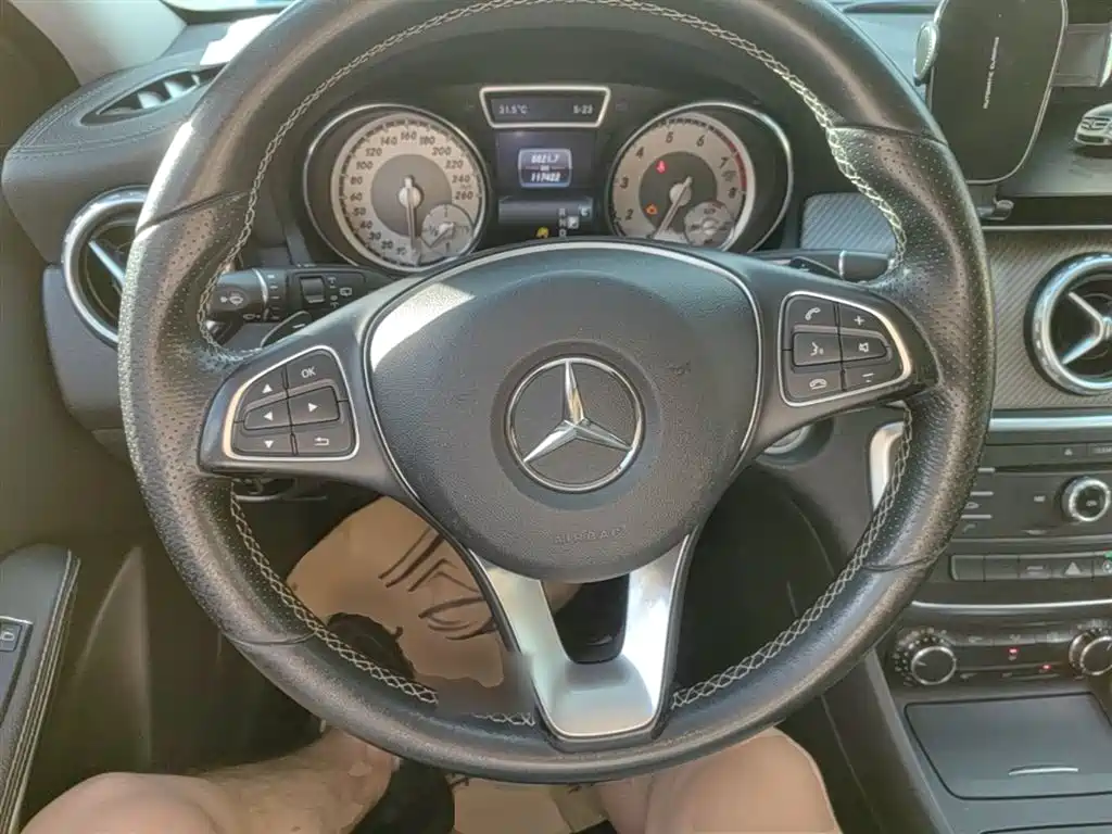 Mercedes-Benz GLA 2017 — фото 11