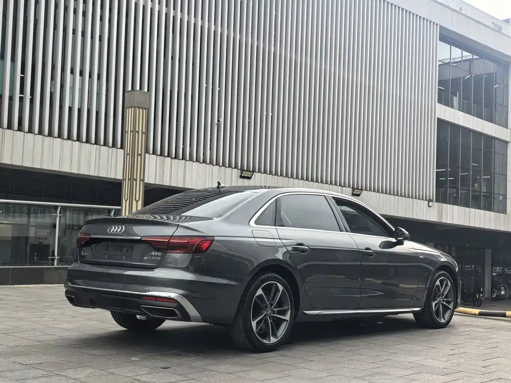 Audi A4L 2021 — фото 24