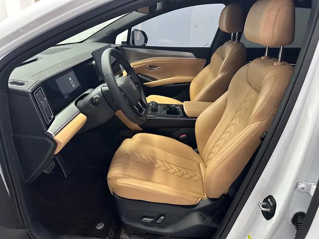BYD Song L DM-i 2025 — фото 7
