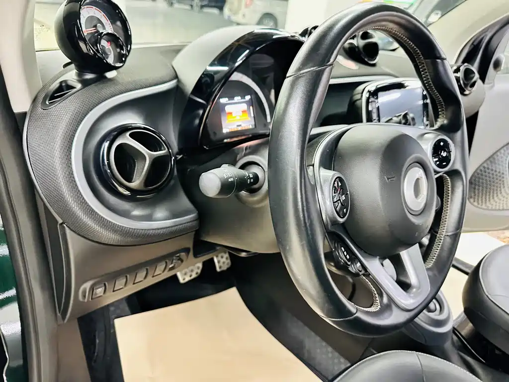 smart Fortwo 2018 — фото 26