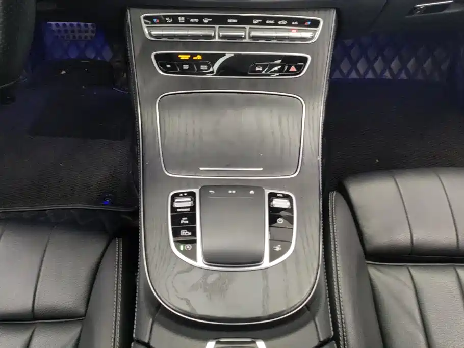 Mercedes-Benz E-Class 2021 — фото 16