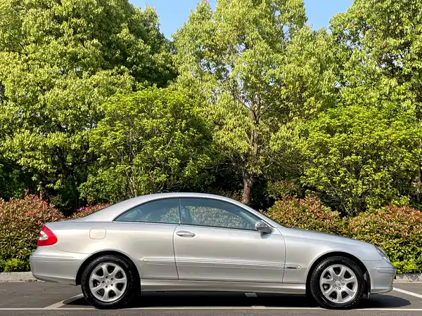 Mercedes-Benz CLK-Class 2004