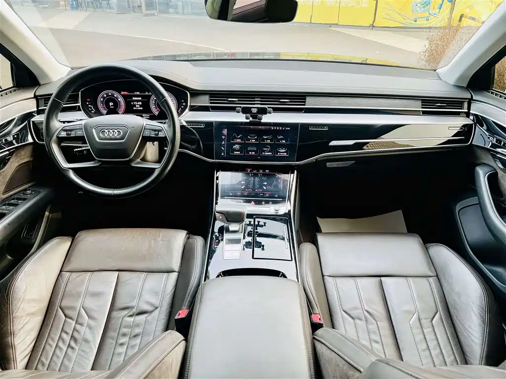 Audi A8 2019 — фото 10