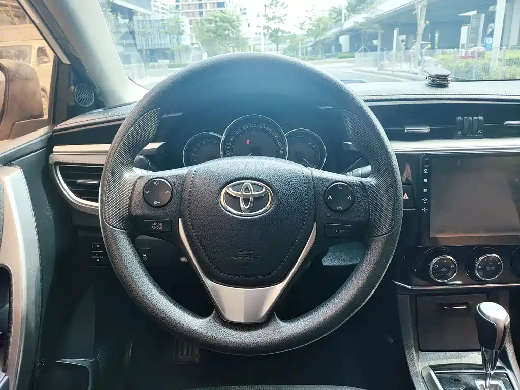 Toyota Corolla 2016 — фото 12