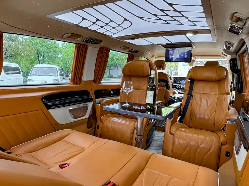 Mercedes-Benz Vito 2023 — фото 18
