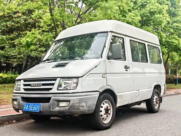 Iveco Proud 2014