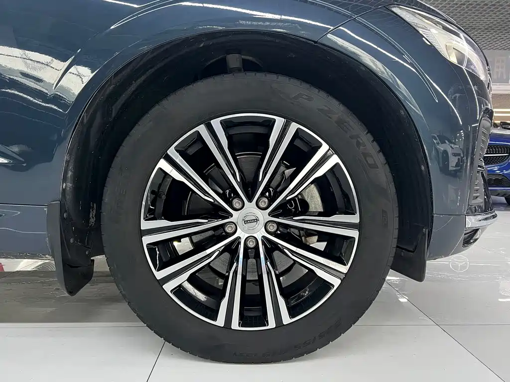 Volvo XC60 2021 — фото 14