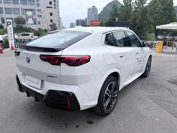 BMW X2 2025