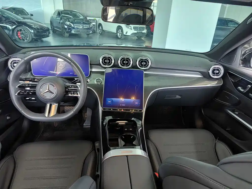 Mercedes-Benz C-Class 2023 — фото 13