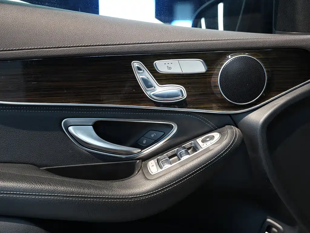 Mercedes-Benz GLC 2018 — фото 15