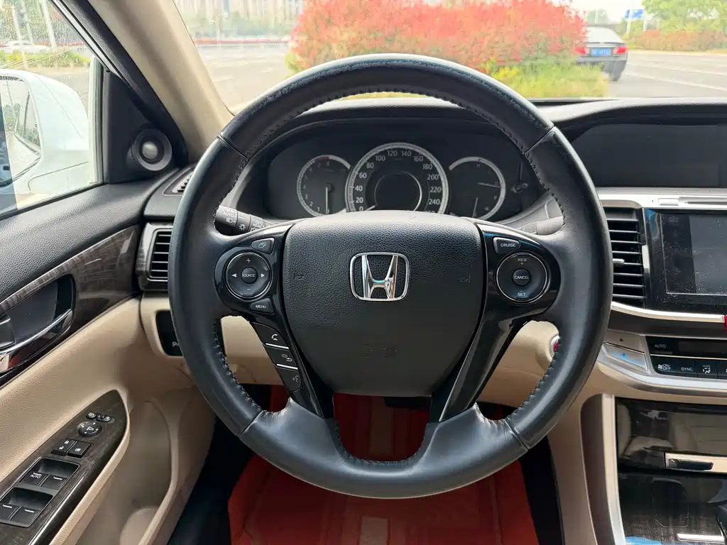 Honda Accord 2015 — фото 17