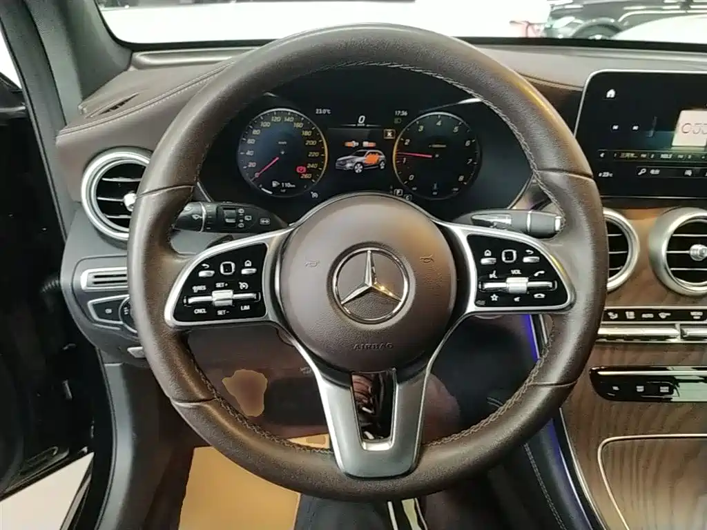 Mercedes-Benz GLC 2021 — фото 11