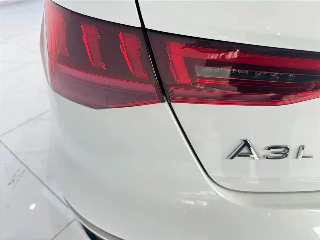 Audi A3 2021 — фото 10