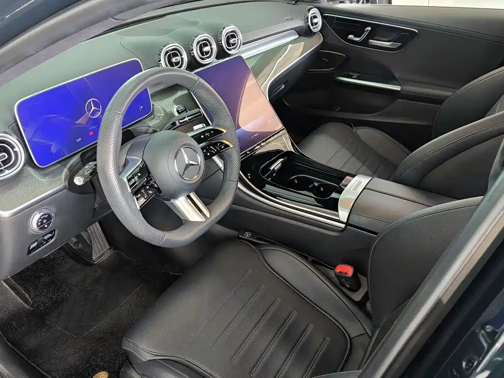 Mercedes-Benz C-Class 2023 — фото 7