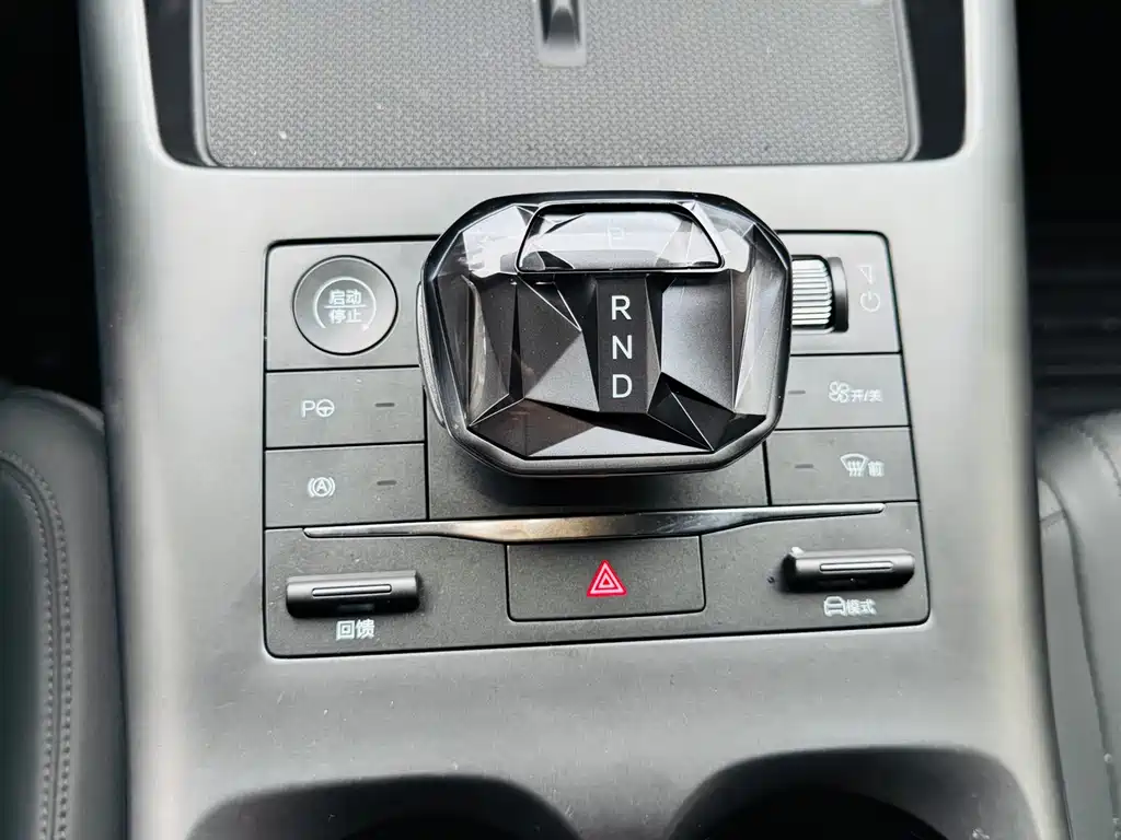 BYD Qin PLUS 2025 — фото 13