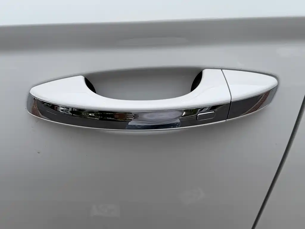 Skoda Karoq 2023 — фото 10