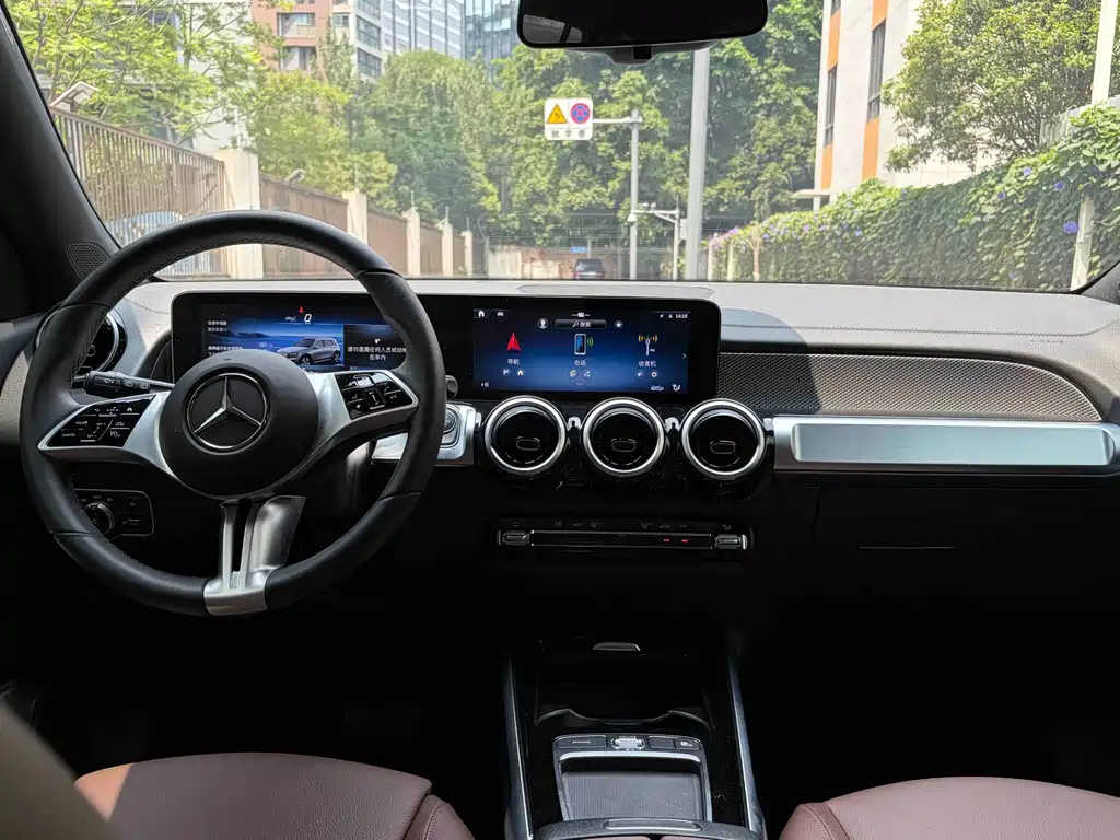 Mercedes-Benz GLB 2024 — фото 15